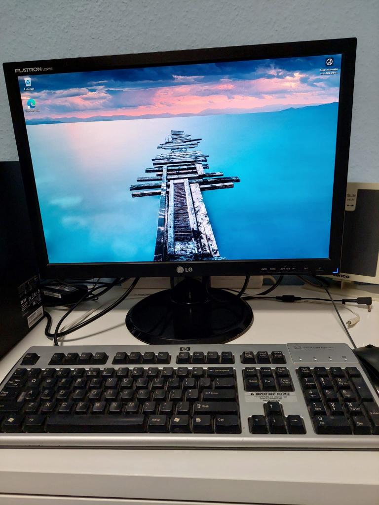 Acer Desktop pc inclusief Windows 11 en spelletjes, Computers en Software, AMD A9-9420 RADEON R5, % COMPUTE CORES 2C +3G, 8 GB