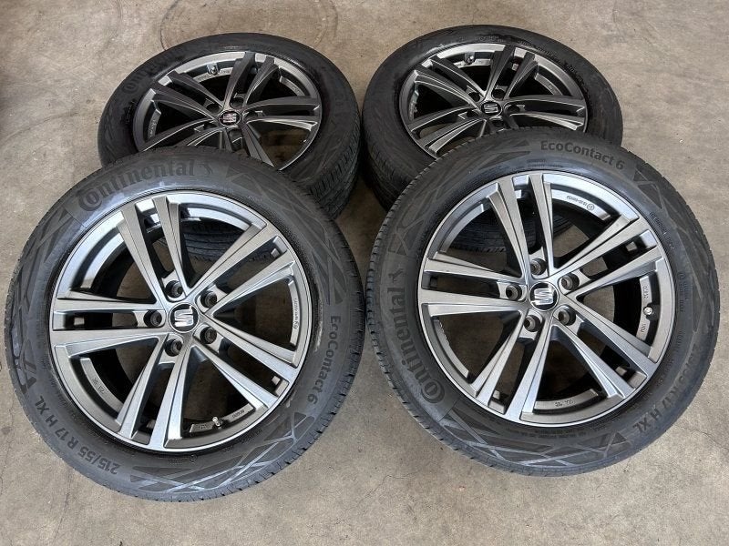 17 inch originele velgen + zomerbanden Seat Ateca