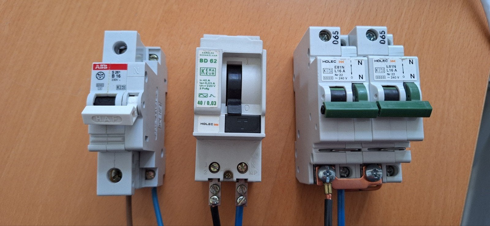 Partij Groepenkast Componenten (Holec & ABB Haf) - In 1 koop, Hobby en Vrije tijd, Elektronica-componenten, Ophalen, Gebruikt
