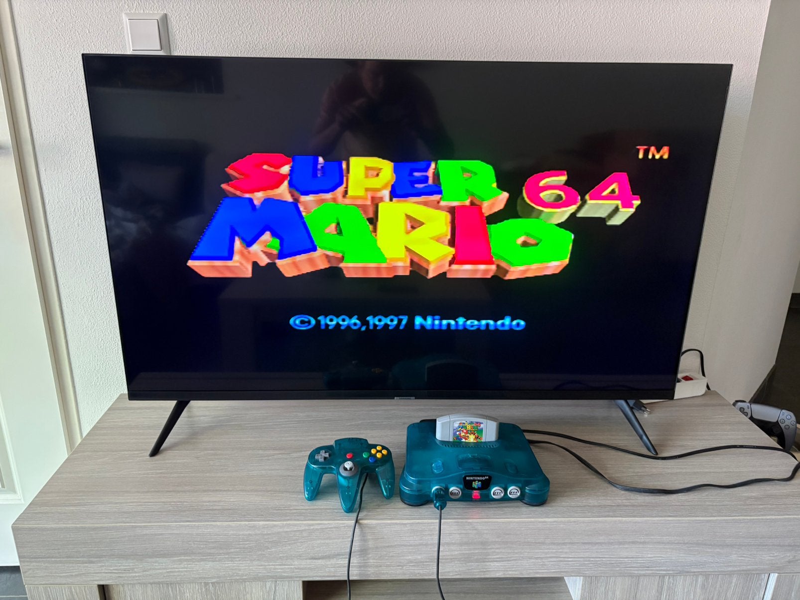 Nintendo 64 Ice Blue (Funtastic) Controller Top Pook & Mario, Ophalen of Verzenden, Met 1 controller