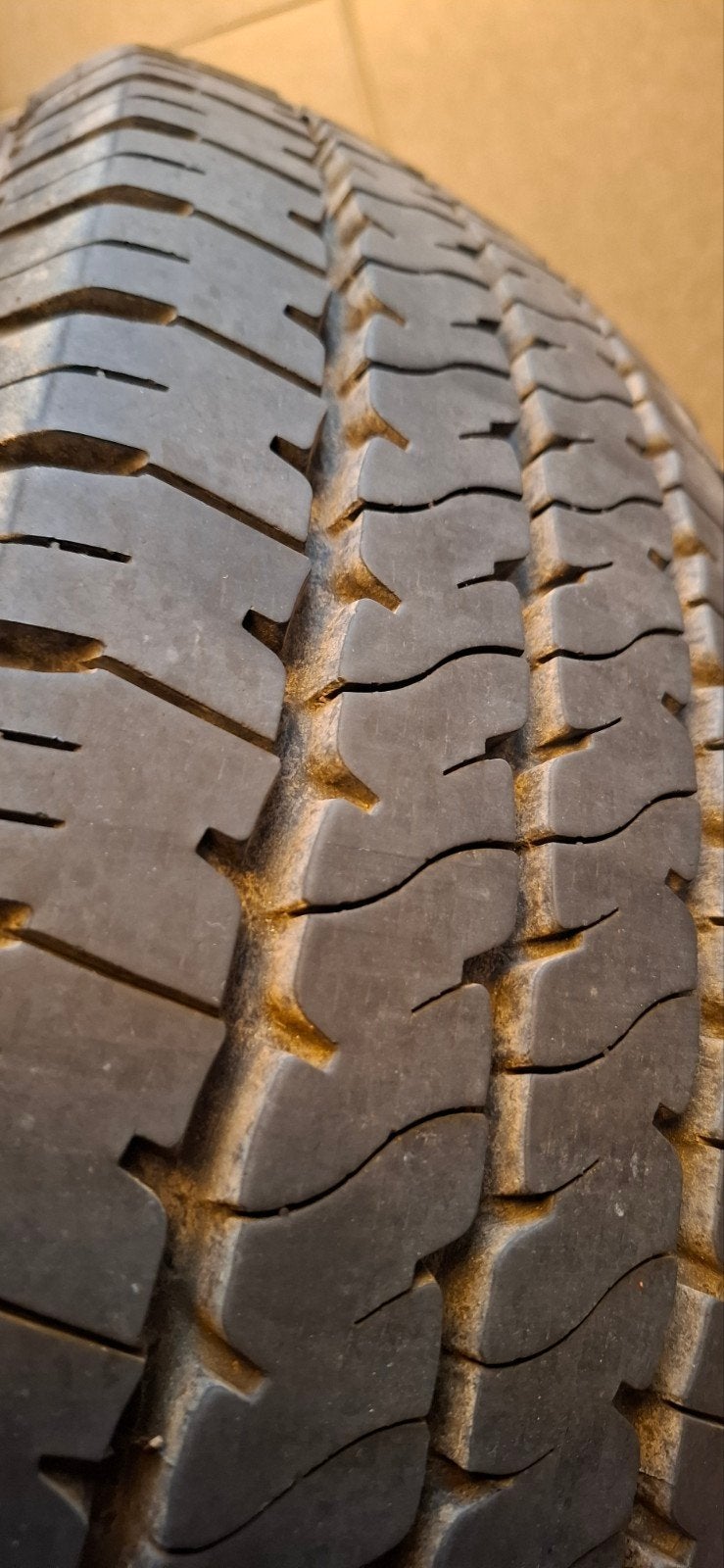 Autoband 195/70r15C 104/102R, Ophalen