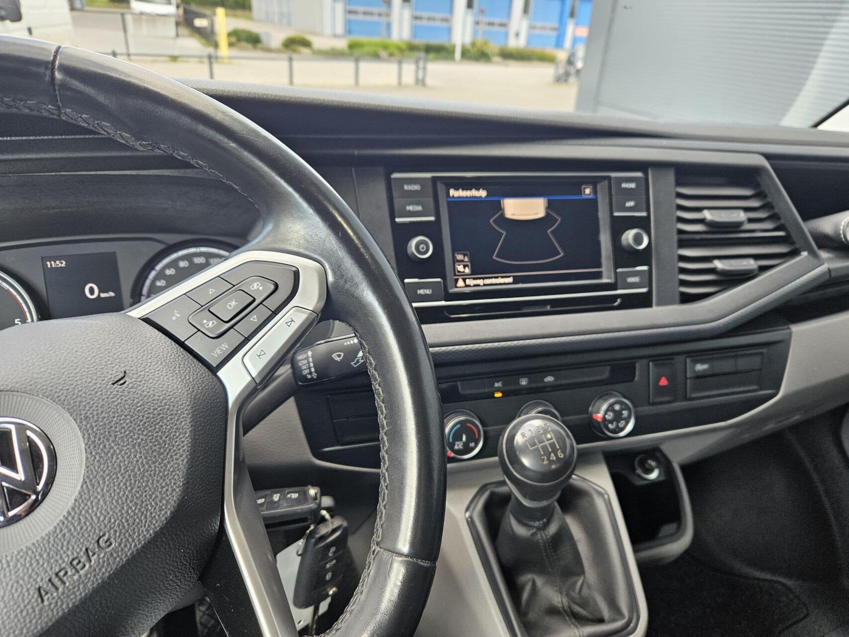 Volkswagen Transporter 2.0 TDI L1H1 carplay 2x schuifd Airco, Auto's, Gebruikt, Euro 6, 4 cilinders, 150 pk