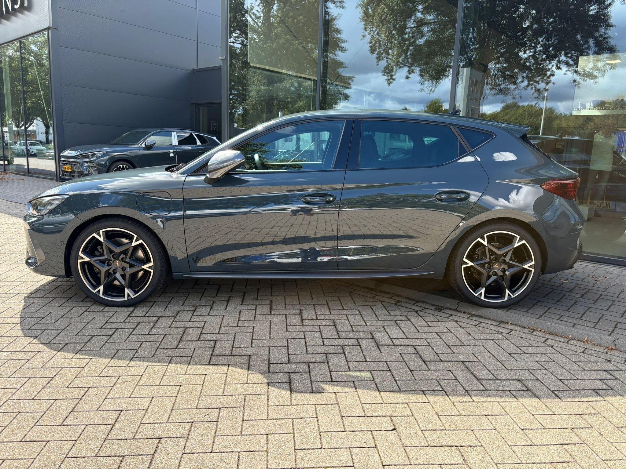 CUPRA Leon 1.5 TSI e-Hybrid VZ Performance 272PK | Navigatie, Auto's, 12 maanden, 4 cilinders, Alcantara, 26 kWh