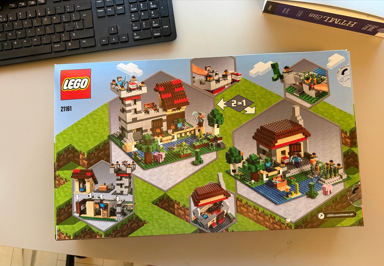 LEGO Minecraft sets: The Crafting Box 3.0, The Coral Reef, T, Minecraft, Lego, Ophalen of Verzenden, Zo goed als nieuw