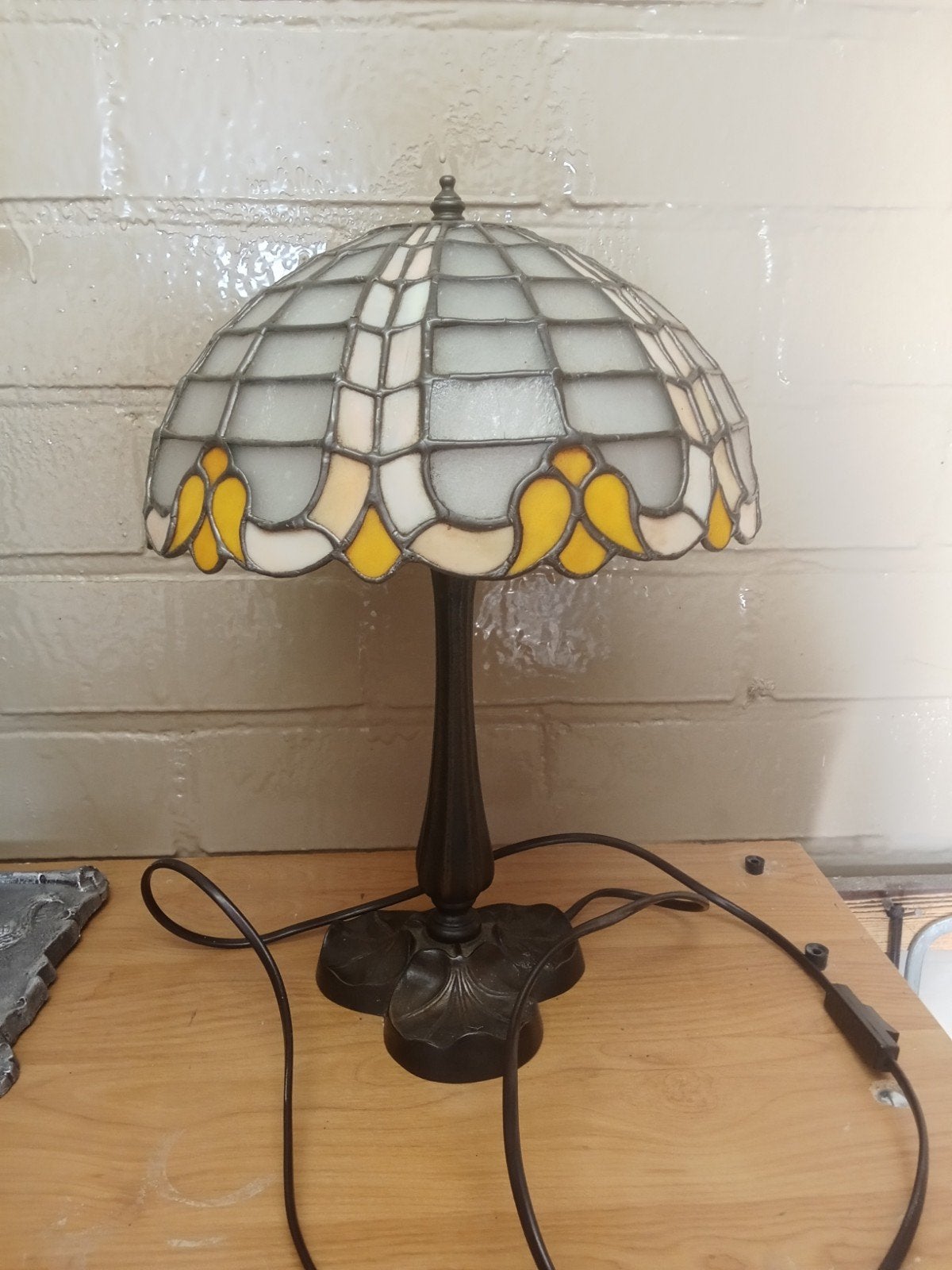 Tiffany-stijl tafellamp met gebrandschilderd glas, Ophalen of Verzenden