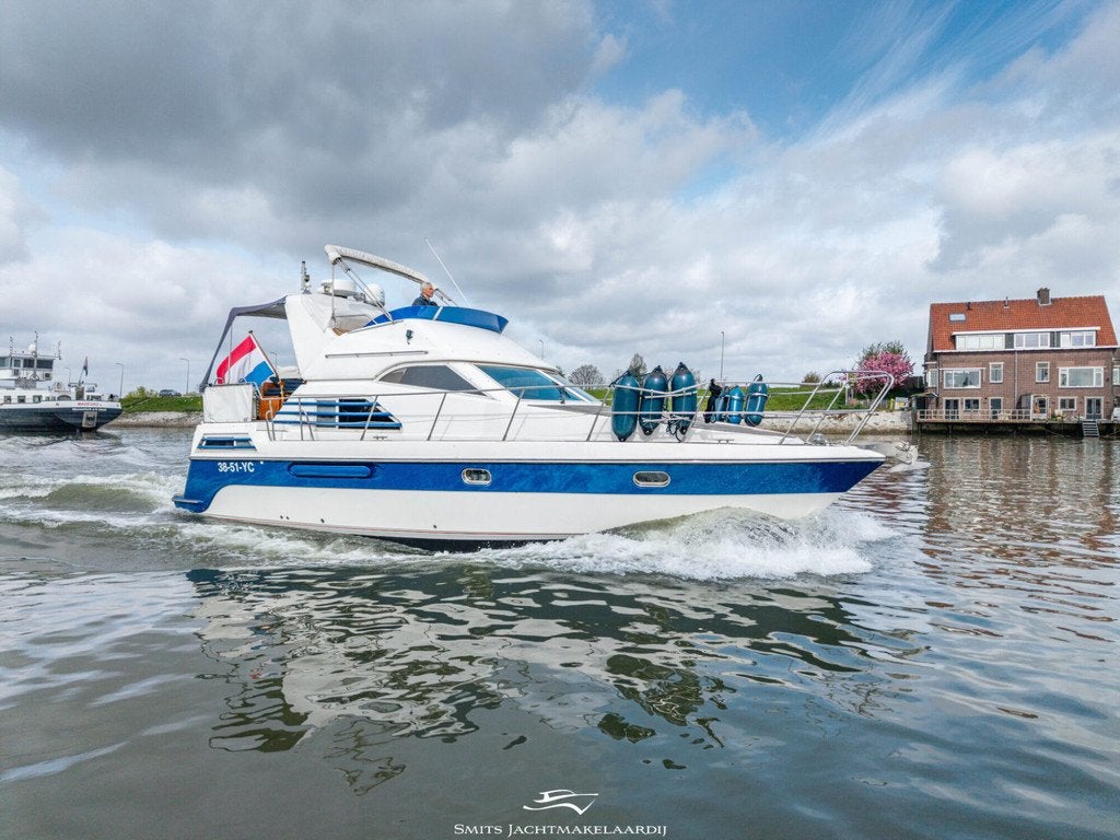 Astor 37 Flybridge (bj 1996), Gebruikt