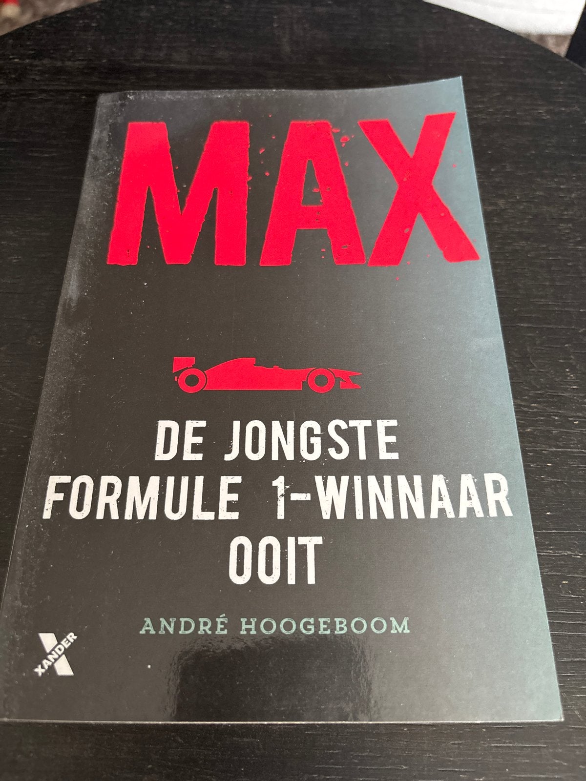 MAX: De Jongste Formule 1-winnaar Ooit - André Hoogeboom, Ophalen of Verzenden, Zo goed als nieuw, Overige sporten