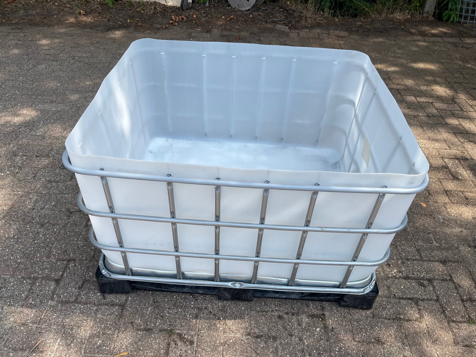 drinkwaterbak 600 l met kunststof pallet, Ophalen, Gebruikt, Rechthoekig, Minder dan 200 cm