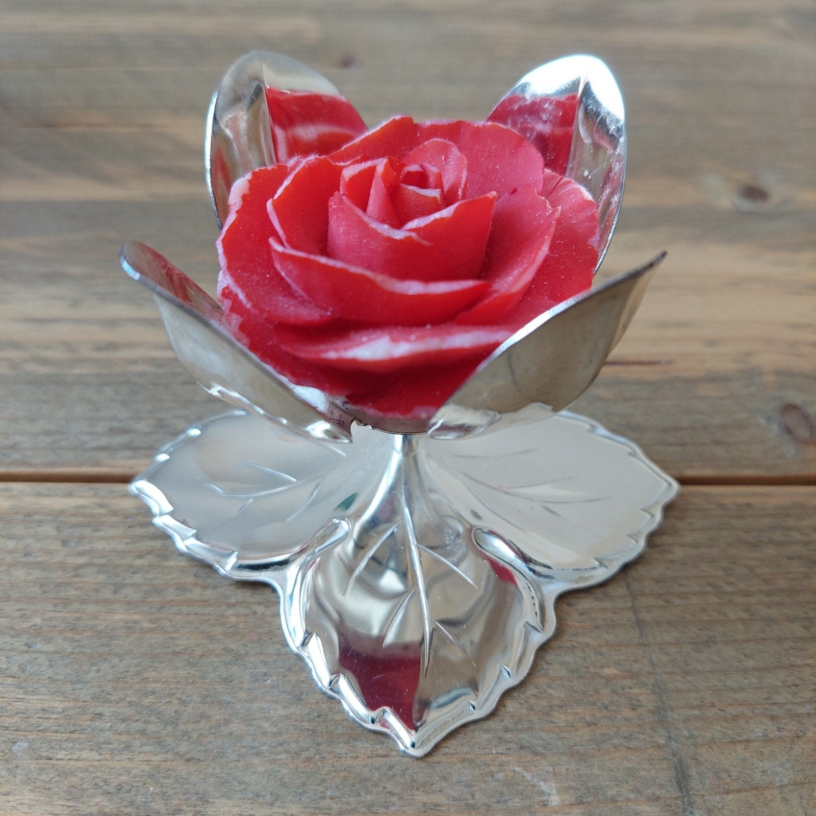 Decoratie van verzilverd staal, Ophalen