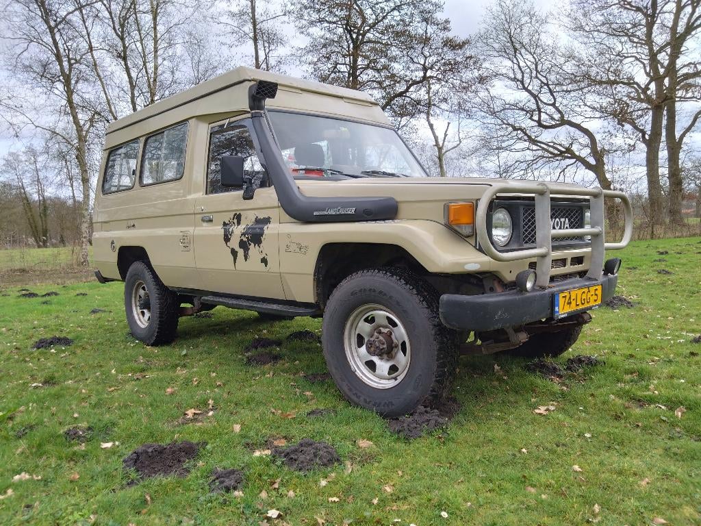 Toyota Land Cruiser BJ75 Camper – 1986 Oldtimer, foto 3