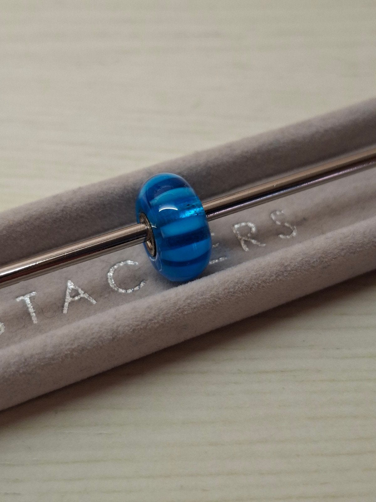 Trollbeads glasbead blauwe streep, Ophalen of Verzenden, Zo goed als nieuw, Glas of Kristal, Trollbeads