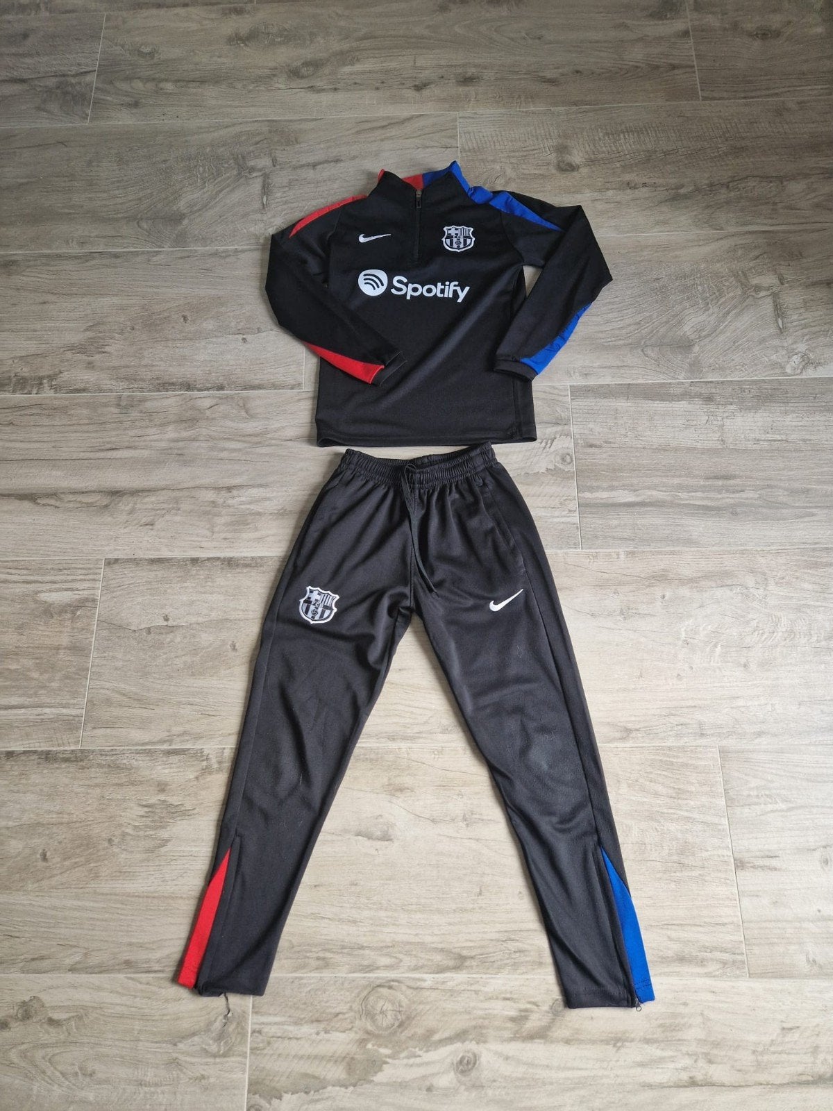 FC Barcelona Trainingspak Maat 140-146 (Nike), Ophalen of Verzenden, Zo goed als nieuw, Setje, Nike