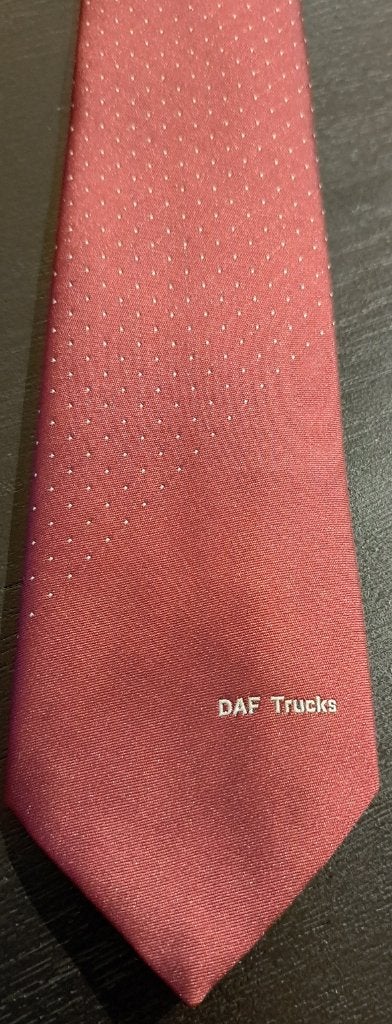 DAF Trucks stropdas rood met witte puntjes, Ophalen of Verzenden, Nieuw, Gebruiksvoorwerp
