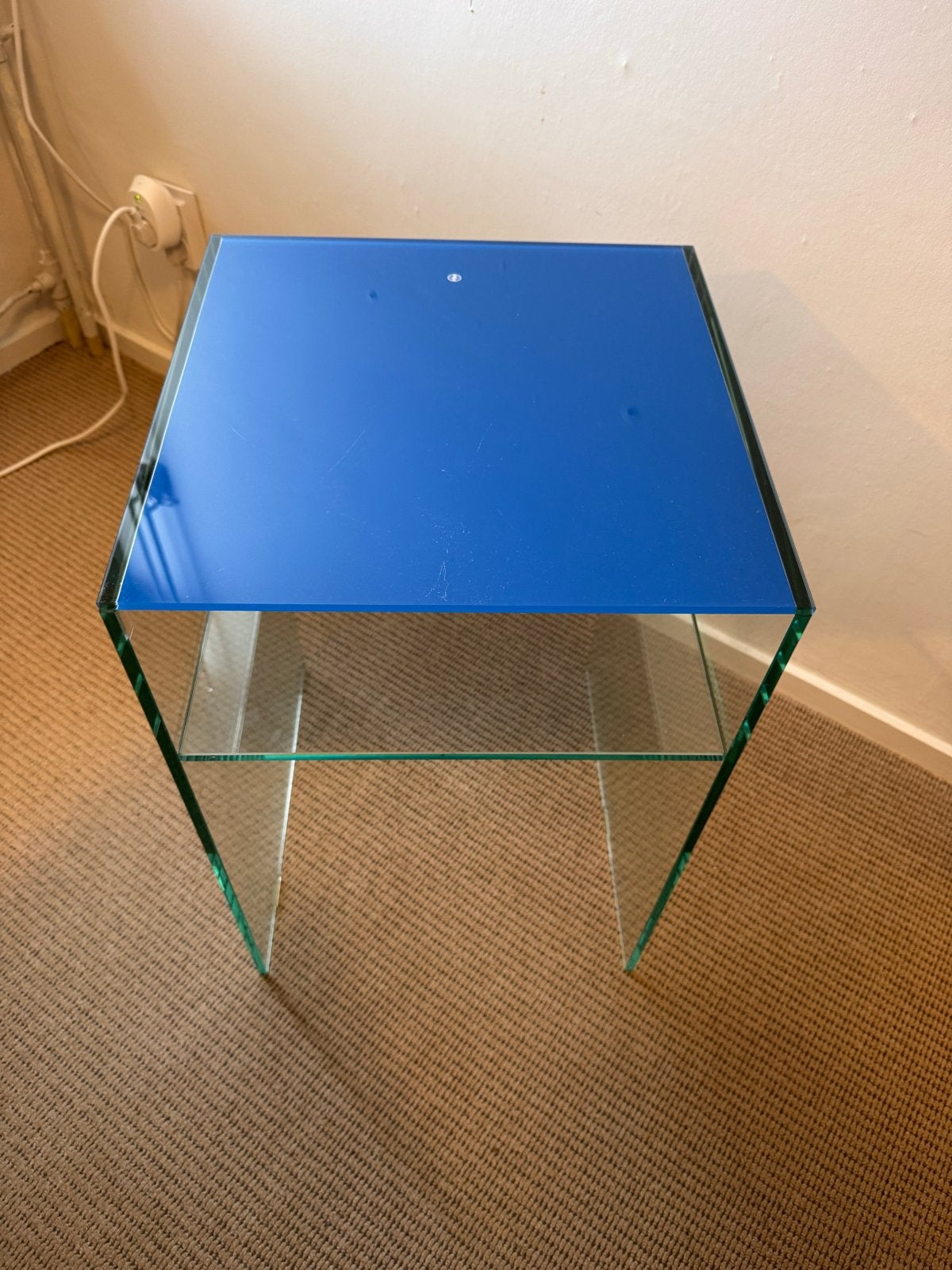 Glazen Bijzettafel met Draadloze Oplader, Ophalen, Minder dan 55 cm, Gebruikt, Vierkant
