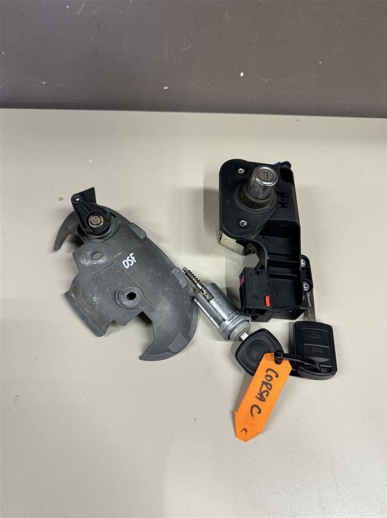 Opel Corsa slot C 01-06 Sleutels Contact Stuurslot Transpond, Auto diversen, Auto-accessoires, Ophalen of Verzenden, Zo goed als nieuw