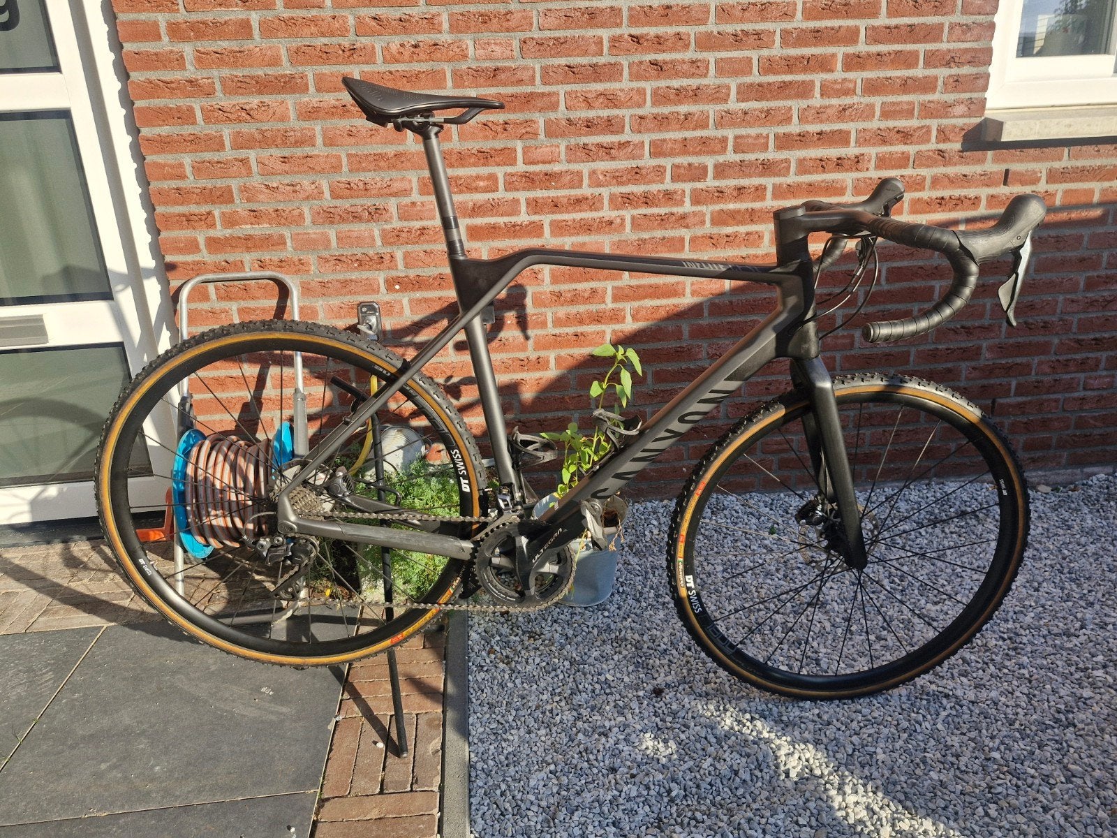 Canyon Inflite CF SL Ultegra 11sp - Zo goed als nieuw, 28 inch, Carbon, Heren, Zo goed als nieuw