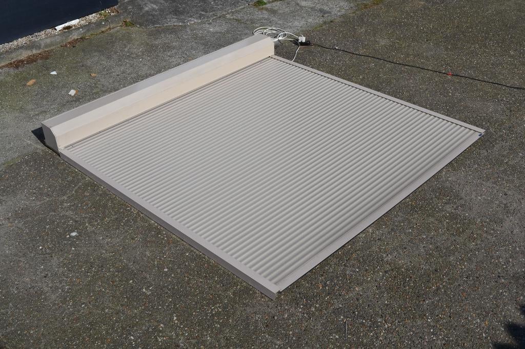 Elektrisch rolluik 255,5 cm breed x 243 cm hoog, Ophalen, Gebruikt, 200 cm of meer, Crème of Beige