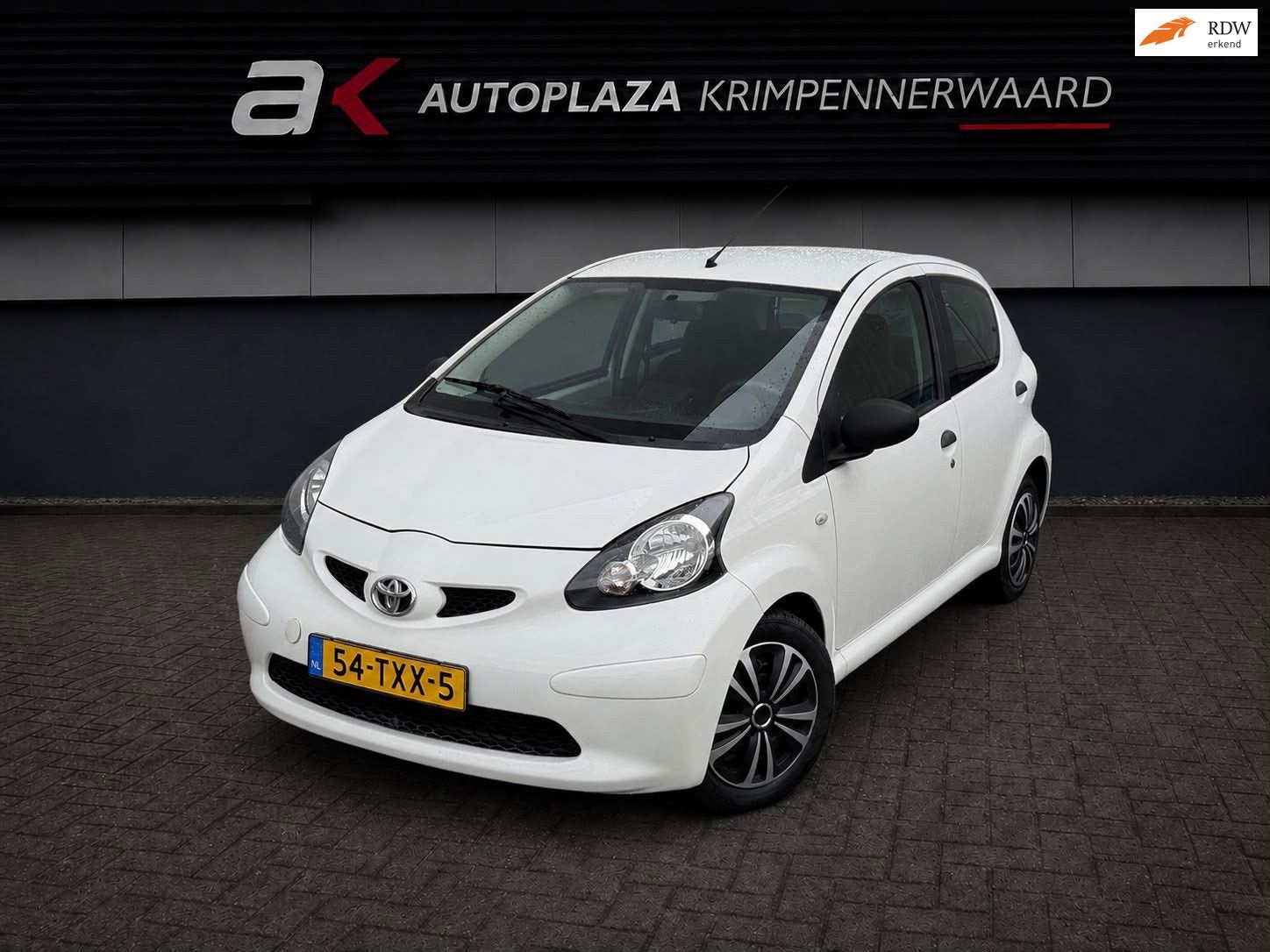 Toyota Aygo 1.0 VVT-i Comfort Airco carplay Elektrische Rame, Auto's, Toyota, Voorwielaandrijving, Euro 5, Gebruikt, 4 stoelen