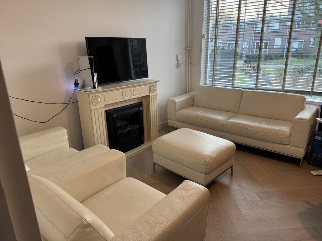 Witte lederen bank, 2 leren fauteuils met leren poef, Huis en Inrichting, Ophalen, Gebruikt