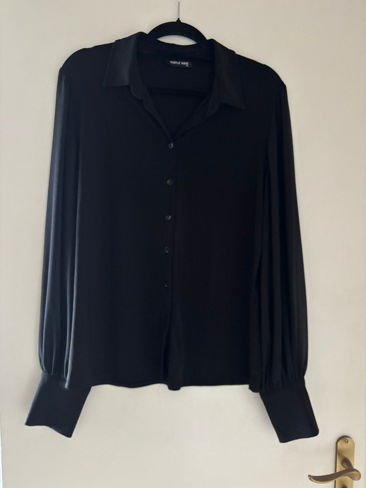 Zwarte blouse triple nine, Ophalen of Verzenden, Zo goed als nieuw, Maat 46/48 (XL) of groter, Zwart
