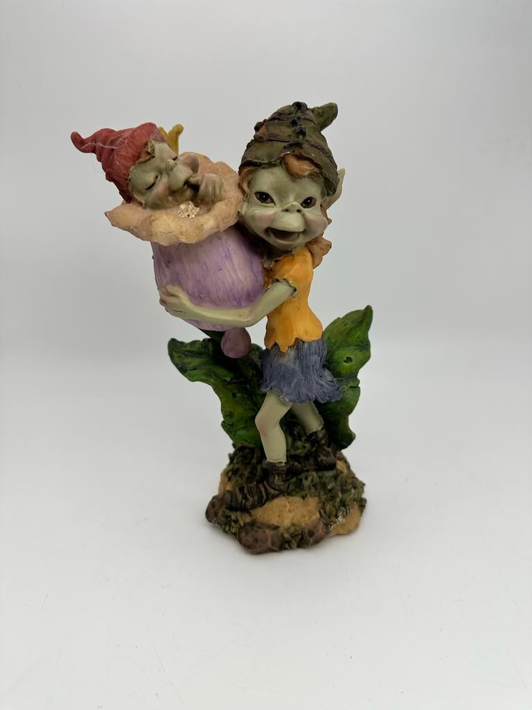 Pixies beeldje: Elfje met slapende baby in bloem, Ophalen of Verzenden, Zo goed als nieuw, Fantasy