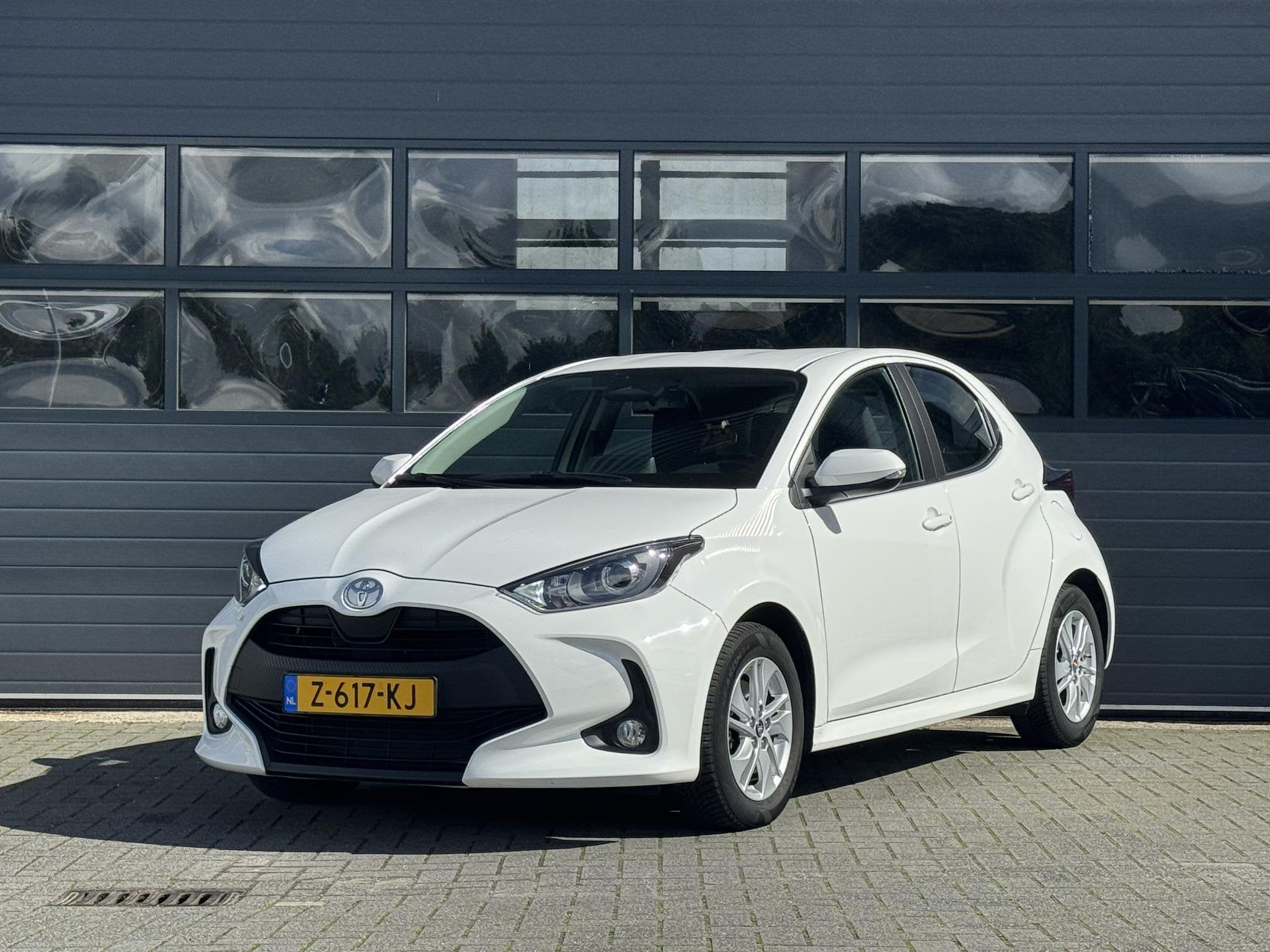 TOYOTA YARIS 1.5 HYBRID 115 ACTIVE I AUTOMAAT I APPLE CARPLA, Auto's, Gebruikt, Met garantie (alle), Bedrijf, Hybride Elektrisch/Benzine
