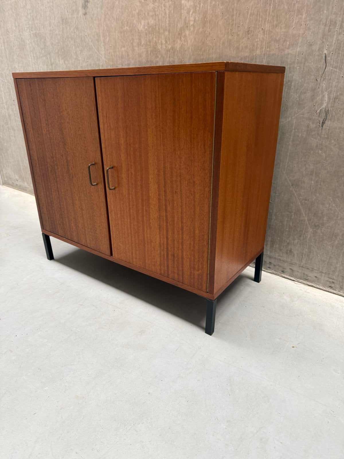 Mid Century Twee Deurs Kastje Simpla Lux Jaren '60, Ophalen of Verzenden