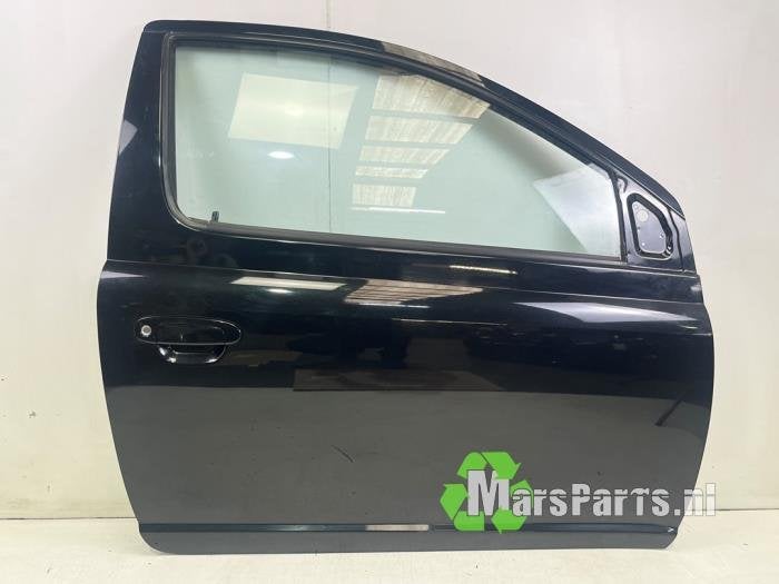 Portier 2Deurs rechts van een Toyota Yaris, Auto-onderdelen, Gebruikt, -, Deur, -