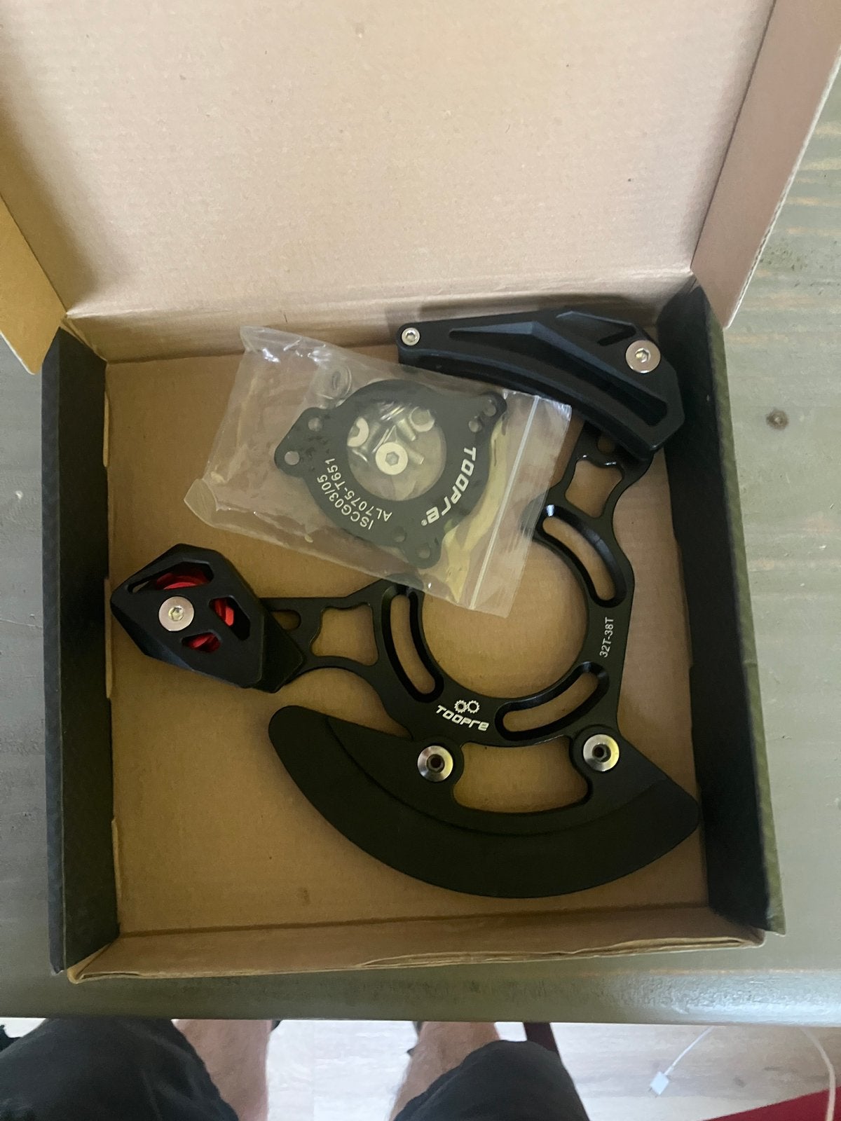 Single-speed chainguard, Fietsen en Brommers, Crankstel of Pedalen, Nieuw, Ophalen of Verzenden, Aluminium