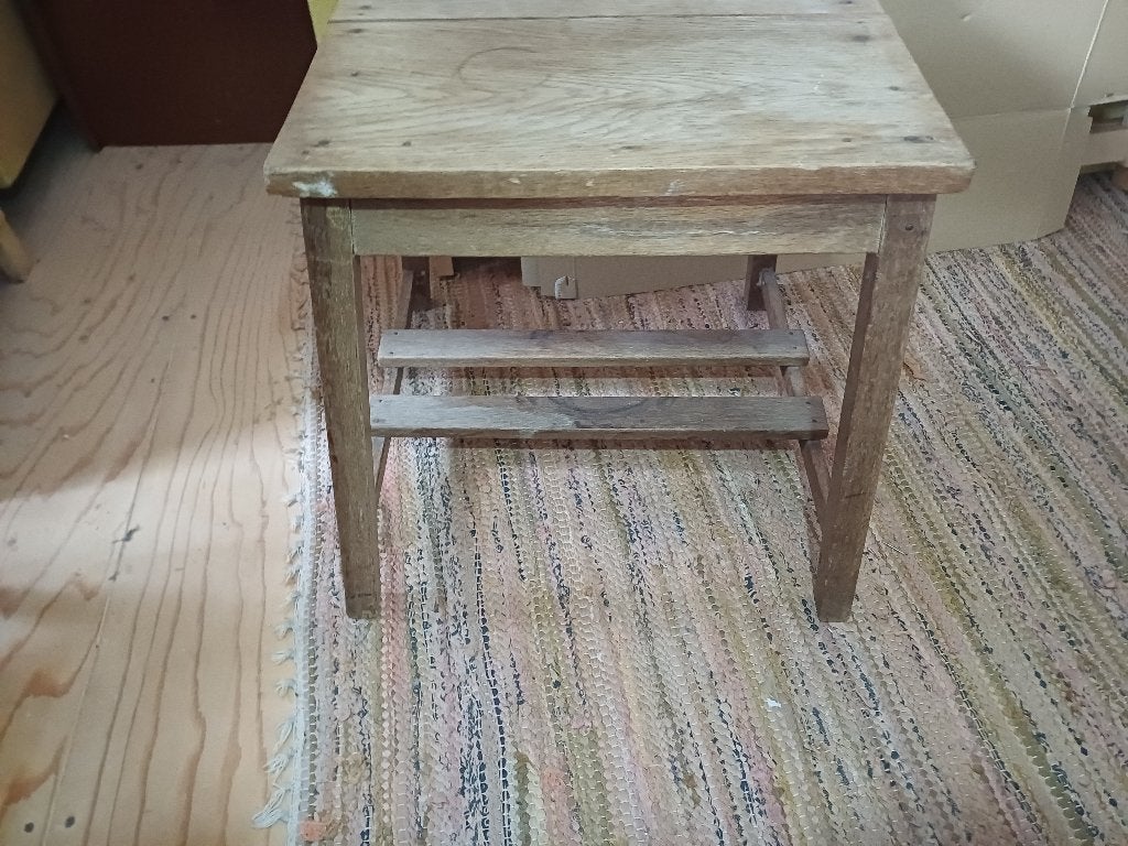 Leuk hout oud tafeltje, Ophalen, Gebruikt, Vierkant, 75 cm of meer