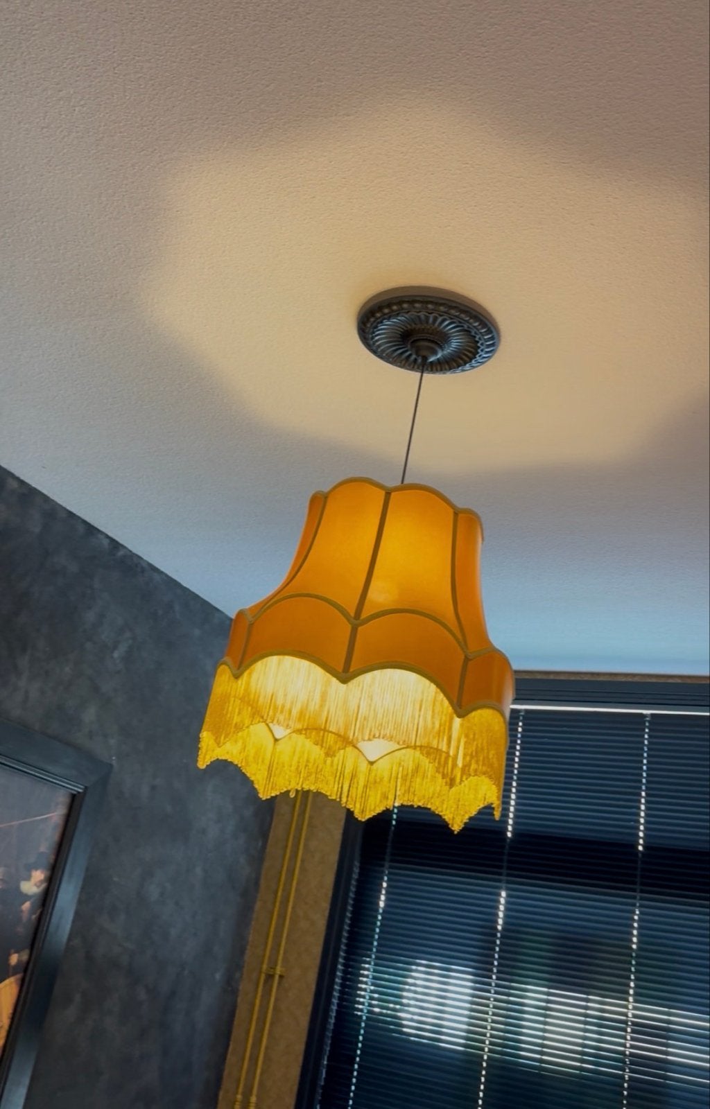Vintage Gele Hanglamp met Franjes - Retro Stijl, Huis en Inrichting, Lampen | Hanglampen, Ophalen of Verzenden, Gebruikt