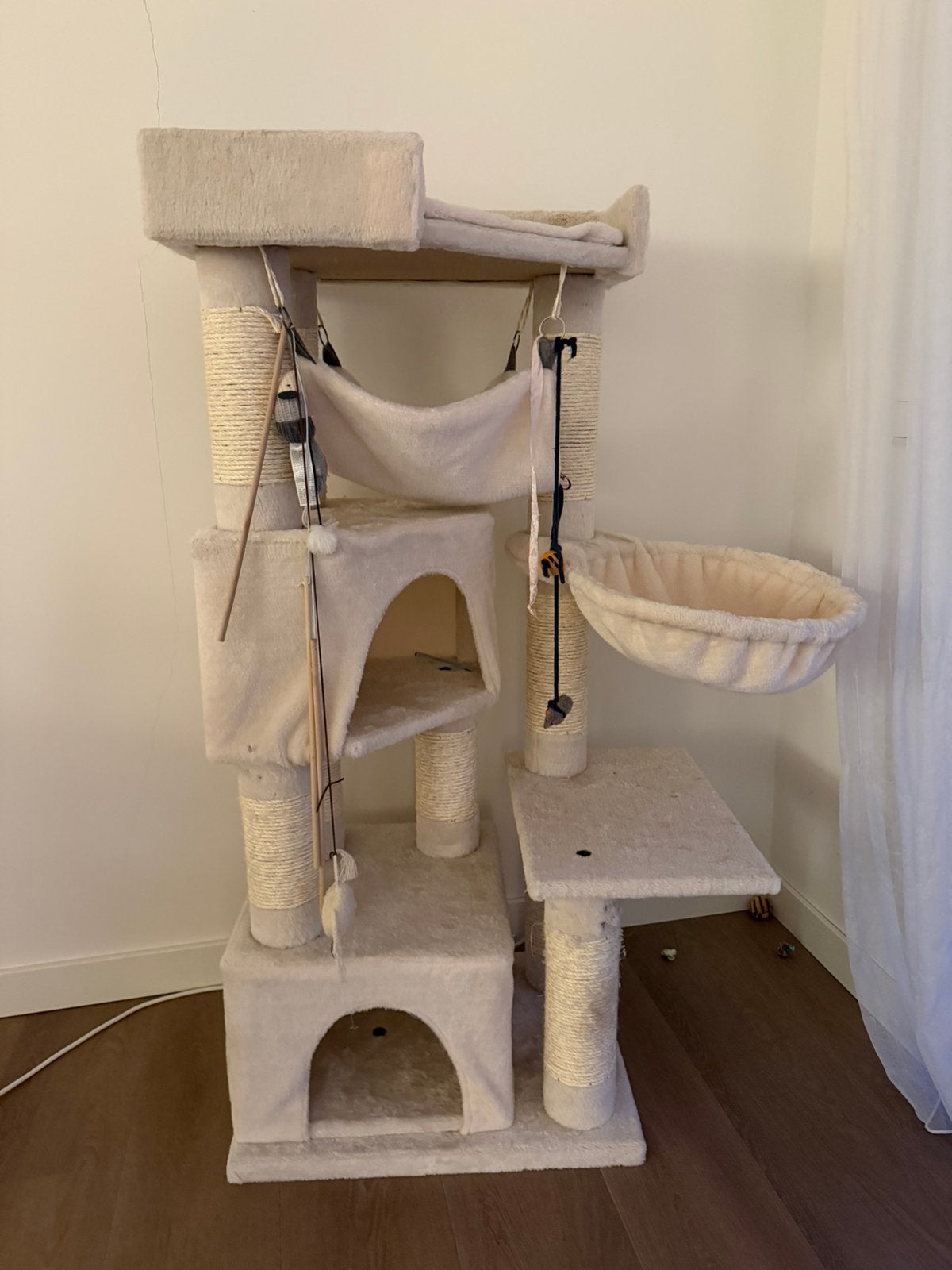 Kattenkrabtoren huis, Ophalen, Zo goed als nieuw, Krabpaal