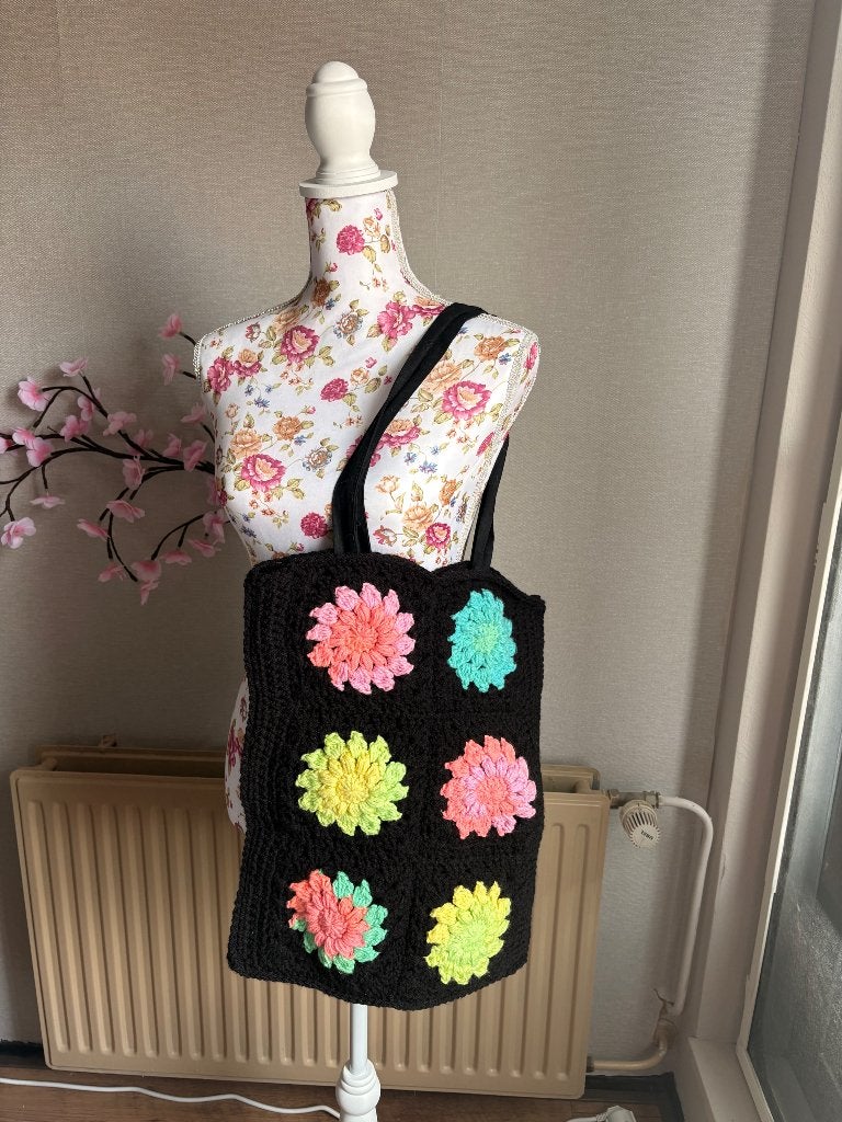 Gehaakte tassen, Sieraden, Tassen en Uiterlijk, Tassen | Damestassen, Verzenden, Zo goed als nieuw, Overige kleuren, Schoudertasje