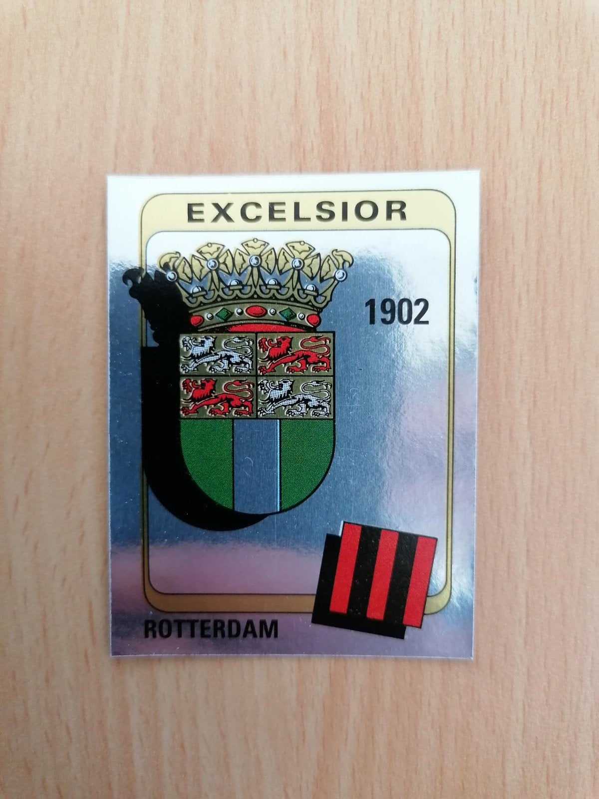 Panini Voetbal 84 #73 Excelsior embleem., Ophalen of Verzenden, Zo goed als nieuw, Ajax, Poster, Plaatje of Sticker