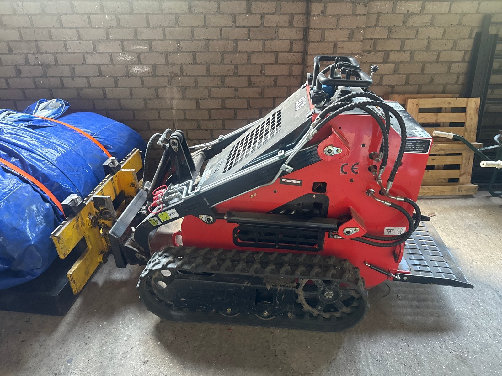 Steerskidloader met slechts 21 uur + diverse aanbouwdelen, Ophalen, Wiellader of Shovel