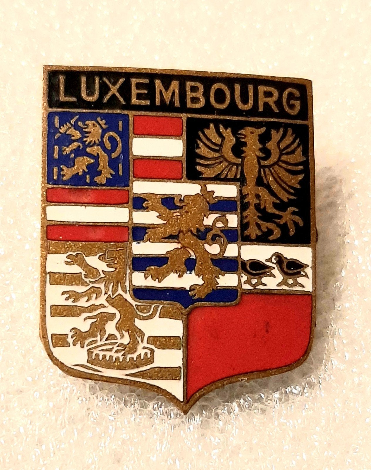 FRAAIE GROTE EMAILLE SPELD VAN LUXEMBOURG, Verzenden, Gebruikt, Transport