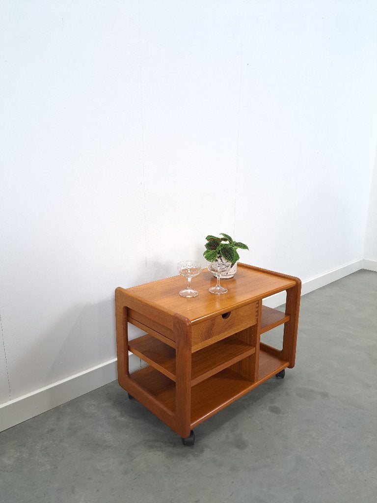 Deense teak audio trolley met lade, Gebruikt, Teakhout, Minder dan 100 cm, 25 tot 50 cm