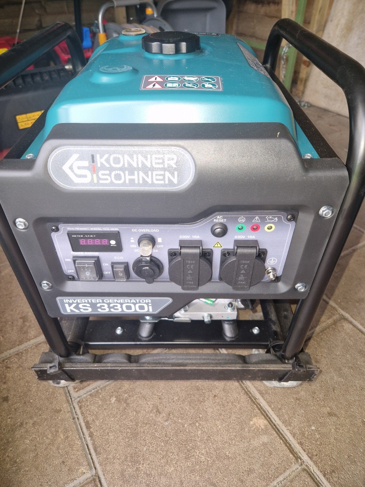 3,3 kW inverter aggregaat. Zo goed als nieuw alleen proef ge, Ophalen, Zo goed als nieuw