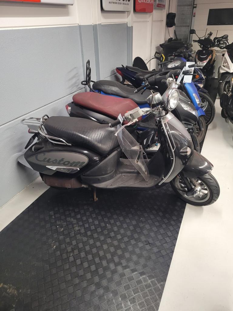 Aprilia  habanna  2 takt  3940 km !!, Fietsen en Brommers, Snorfietsen en Snorscooters, Gebruikt, Aprilia, Aprilia, Benzine