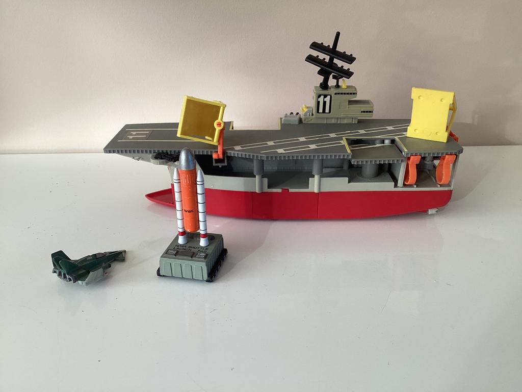 Galoop Vliegdekschip met assecoires van Micro Machines 1988, Verzamelen, Star Wars, Ophalen of Verzenden, Zo goed als nieuw
