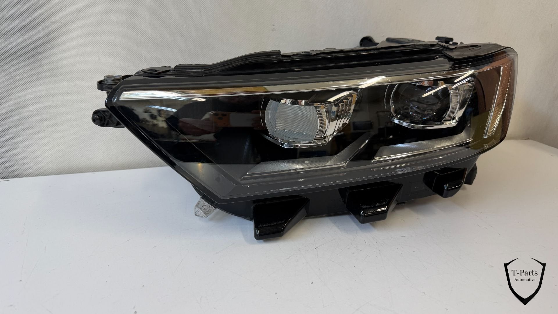 vw volkswagen T-roc links koplamp lamp 2GA941035P, Gebruikt, Volkswagen, Volkswagen AG, Berliner Ring 2
38440  Wolfsburg, DE