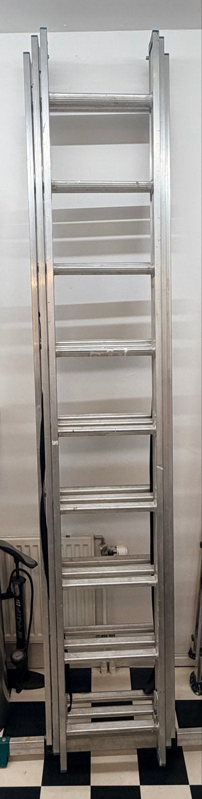 Altrex 3-delige reform ladder 3x9 met stabiliteitsbalk, Doe-het-zelf en Verbouw, Ladders en Trappen, Gebruikt, Ophalen of Verzenden