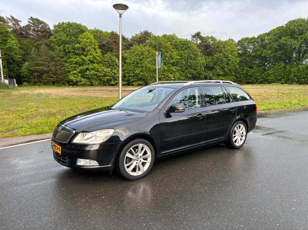 Skoda Octavia 1.6 TDI Greenline Combi climat/cruise/sport, Auto's, Skoda, Voorwielaandrijving, Euro 5, Origineel Nederlands, Stationwagon