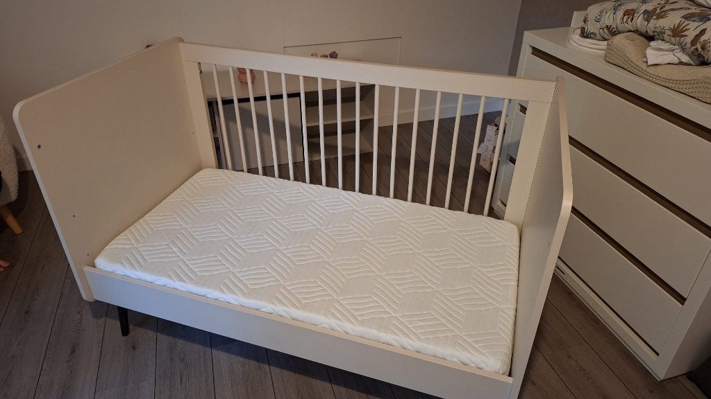 Meegroeibed Petit Amelie met Pretura Excellent Spring matras, Kinderen en Baby's, Ophalen, Zo goed als nieuw, Ledikant