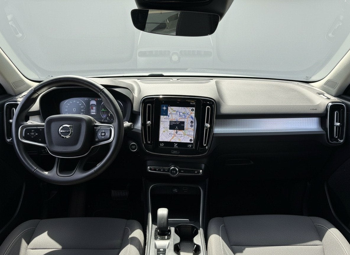 Volvo XC40 1.5 T4 PHEV 211PK AUT. RECHARGE INSCRIPTION TREKH, Auto's, Euro 6, Wit, Bedrijf, Hybride Elektrisch/Benzine