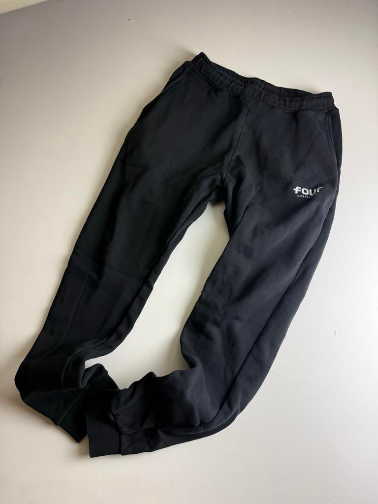 Four Amsterdam broek zwart maat S, Kleding | Heren, Broeken en Pantalons, Ophalen of Verzenden, Gedragen, Maat 46 (S) of kleiner