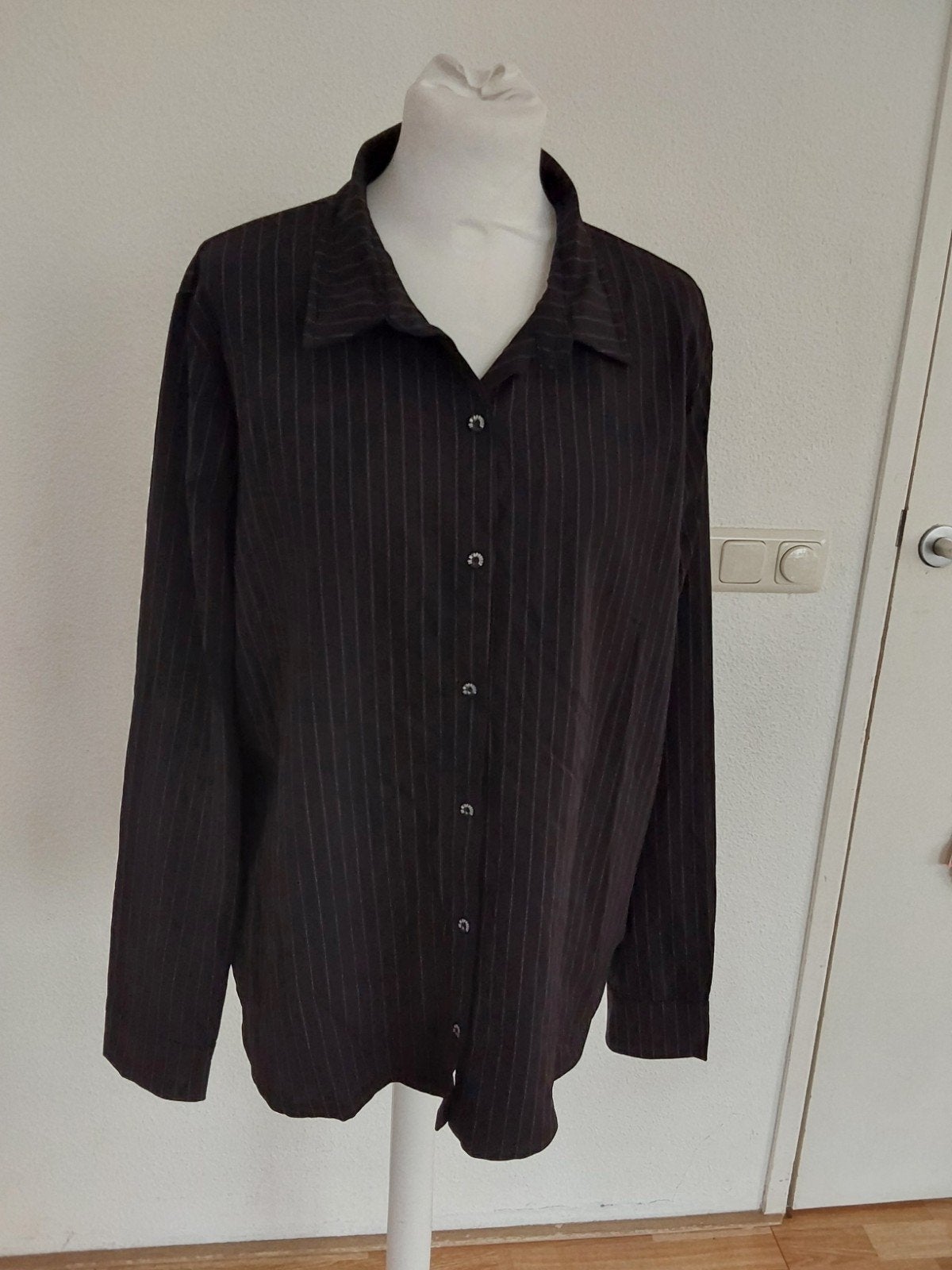 Prachtige zwarte blouse van Je M'Appelle maat XL, travelstof, Kleding | Dames, Blouses en Tunieken, Je m'appelle, Verzenden, Zo goed als nieuw