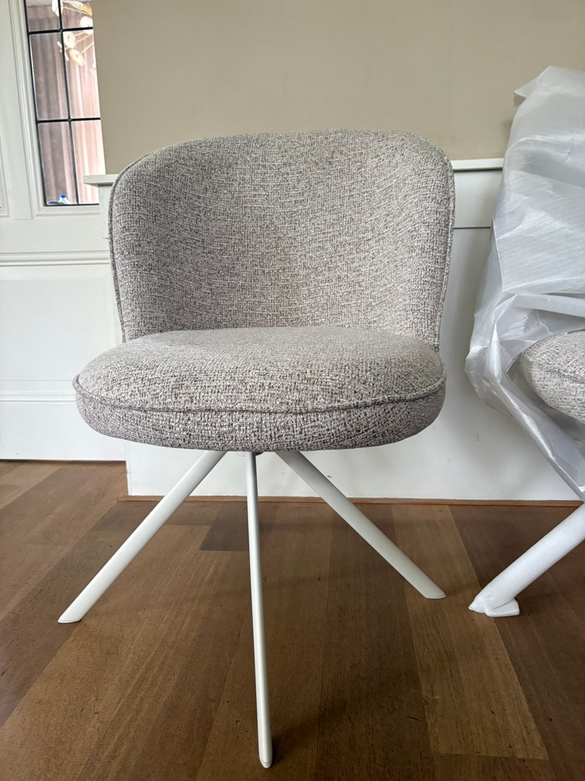 4 splinternieuwe draaibare stoelen (nog in verpakking), Huis en Inrichting, Stoelen, Nieuw, Stof, Overige kleuren, Ophalen