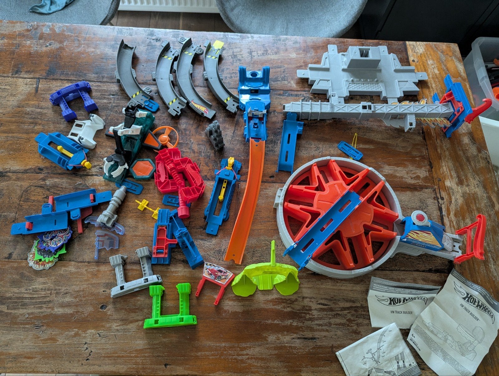Grote Hot Wheels set met veel auto's en banen, Ophalen, Gebruikt