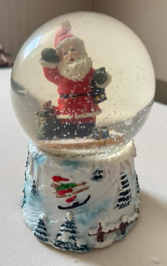 Sneeuwbal met Kerstman en muziek, Ophalen of Verzenden